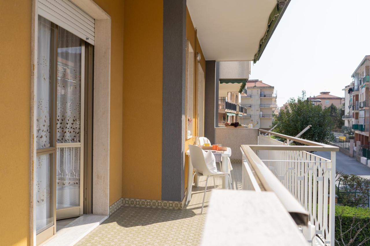Pietra Ligure Downtown Convenience -Free Parking Lägenhet Exteriör bild