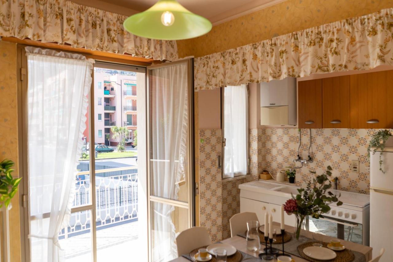Pietra Ligure Downtown Convenience -Free Parking Lägenhet Exteriör bild